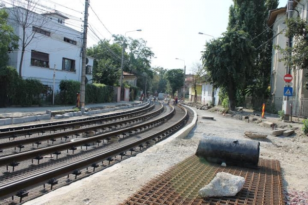 Lucrarile de modernizare a liniilor de tramvai din PLOIESTI sunt in grafic.