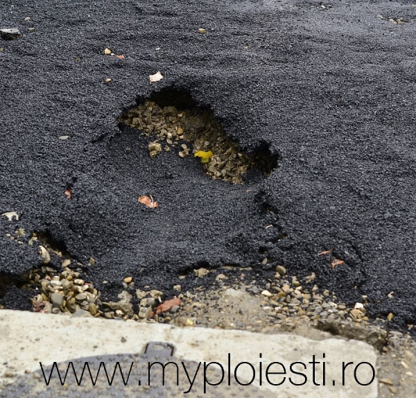 Atentie, groapa-periculoasa in Ploiesti. Da mai departe!